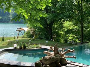 Tent room in Luxury Lake House