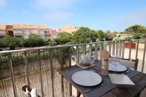 Appartements Studio climatise tout confort a 2 pas de la mer avec parking prive : photos des chambres