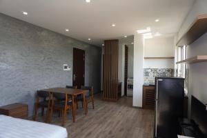 LaLa Apartment and Hotel