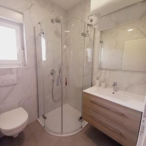 Apartments M & L Murter