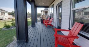 Sunset Beach Manor - Oyhut Bay Seaside Village