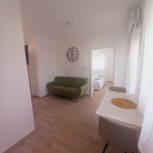 Apartments M & L Murter