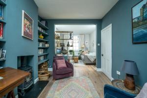 Contemporary house with private garden