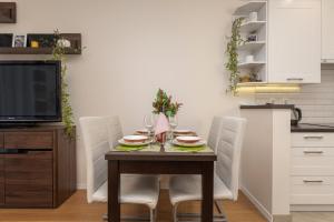 Apartment Wrocław Krakowska with Balcony and FREE GARAGE by Noclegi Renters