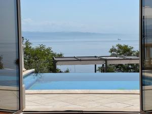 Villa Isabella - Luxury with style right next to the beach, private pool and sea view