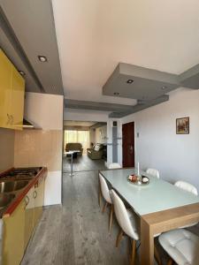 Lovely 3 bedrooms Apartament