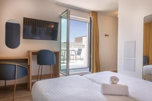 Appart'hotels The Originals Residence Le Monde Paris Ivry Confluence : Studio avec Lits Jumeaux et Terrasse