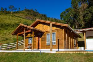 Recanto Águas Nascentes - Casa na serra com piscina e cachoeira no quintal!!