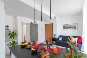 We Lake Como: lake view apartment, feeling home in charming Argegno