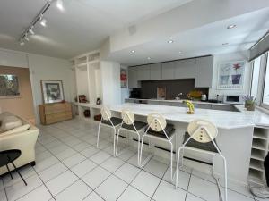 Vouliagmeni‘s Secret Garden near the Sea