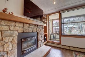 VS348 Village Square 1 Br 1 Ba condo