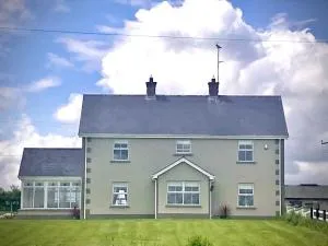 Corraglass House - close proximity to Cuilcagh - Arney