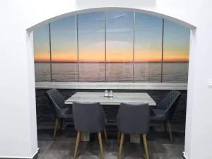 Big Seafront Apartment in Saida Lebanon - Saida