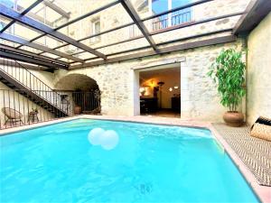 Maisons de vacances 3 GITES DE CHARME 6p ou GITE DE GROUPE 18p - PISCINE INTERIEURE CHAUFFEE : photos des chambres