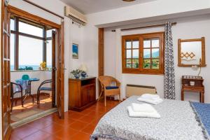 Seaside House with view over Pagasitikos