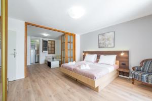 Sunshine Place Apartments