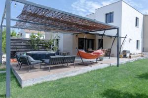 Villas Villa, Jacuzzi, Familiale, 8 personnes, MONTPELLIER : photos des chambres