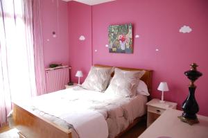 Appartements Appartement LA VIE EN ROSE : photos des chambres