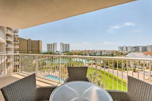 High-Rise Destin Condo with Balcony and Pool View