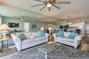 High-Rise Destin Condo with Balcony and Pool View