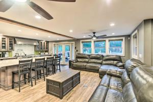 Waterfront Ashland Home about 2 Mi to Downtown!