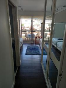 Parisian Sparkle Retreat, 150m from American Hospital