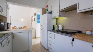 Sea 3BDR House W Patio by Lovelystay