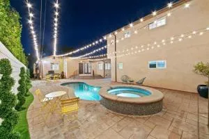 Beverly Grove Spanish Oasis with Pool & Parking - 比弗利山庄