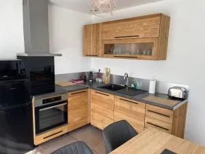 Maison Fleurs de Lys, climatisée, WiFi et Parking Privée Gratuit, Lave-Linge, Vernon Giverny - 吉维尼