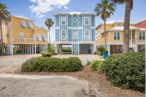 Blue Laguna by Vacation Homes Collection