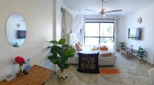 Comfy Studio, Clean, Wifi, NETFLIX, 5 min to the beach