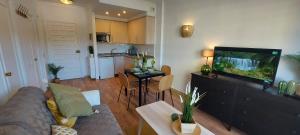 Apartment in BenalBeach 5 pools