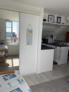 Appartements Le Cocooning T2 renove et 5min a pied de la mer au coeur de Trouville : photos des chambres