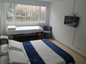 C HOTELERA REY.ES