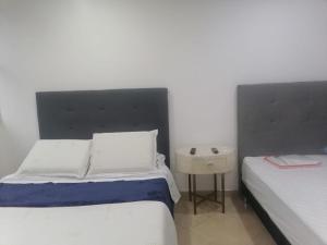 C HOTELERA REY.ES
