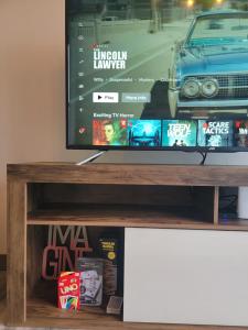 Cosmopolitan APT 1407, 5 Star Facilities, 15m SJO Airport, Parking, Pool, Gym