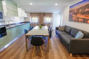 Modern Apartment With Garden - Urqueira