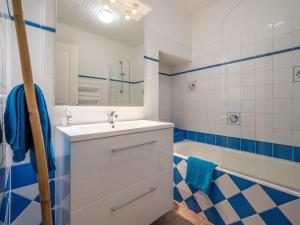 Maisons de vacances Gite Froidfond, 5 pieces, 8 personnes - FR-1-426-149 : photos des chambres