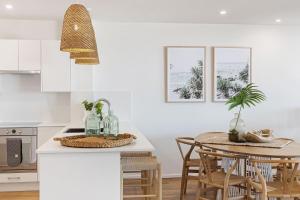 U2 Park Cres Modern & Stylish 2 bedroom apartment Close to Beach and Restaurants