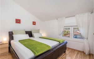 1 Bedroom Lovely Apartment In Palit 