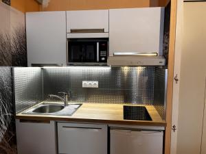 Appartements Studio cosy pour 2 a 50m de la plage, centre-ville, tout equipe - FR-1-197-507 : photos des chambres