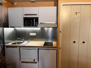 Appartements Studio cosy pour 2 a 50m de la plage, centre-ville, tout equipe - FR-1-197-507 : photos des chambres