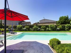 Villa rénovée à Eygalières avec piscine chauffée - FR-1-599-19