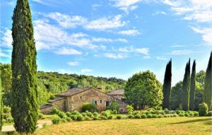 Maisons de vacances Awesome home in La Roque sur Cze with Outdoor swimming pool and 4 Bedrooms : photos des chambres