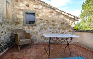 Maisons de vacances Awesome home in La Roque sur Cze with Outdoor swimming pool and 4 Bedrooms : photos des chambres