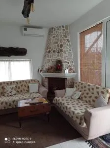 Debbie's house - Asklipiḯon