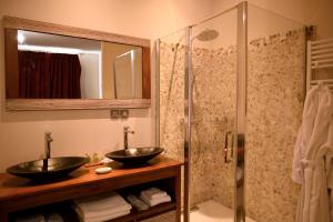 Maisons d'hotes Chateau de Pymont : Studio Lit King-Size