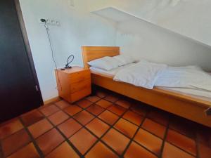 Rooms and Apartment Na poljani 