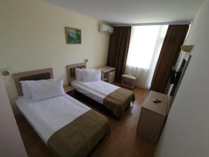 Twin Room - Disability Access room in Hotel Apollo