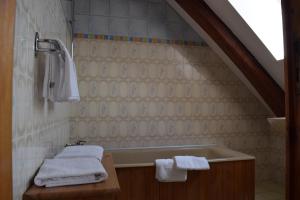 Hotels Hotel Les Chenets : photos des chambres